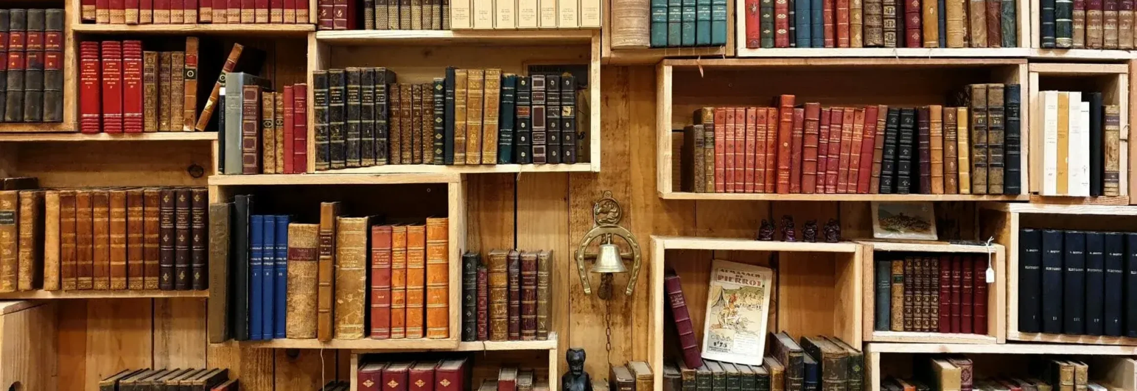 Bookshelves Bookshelves