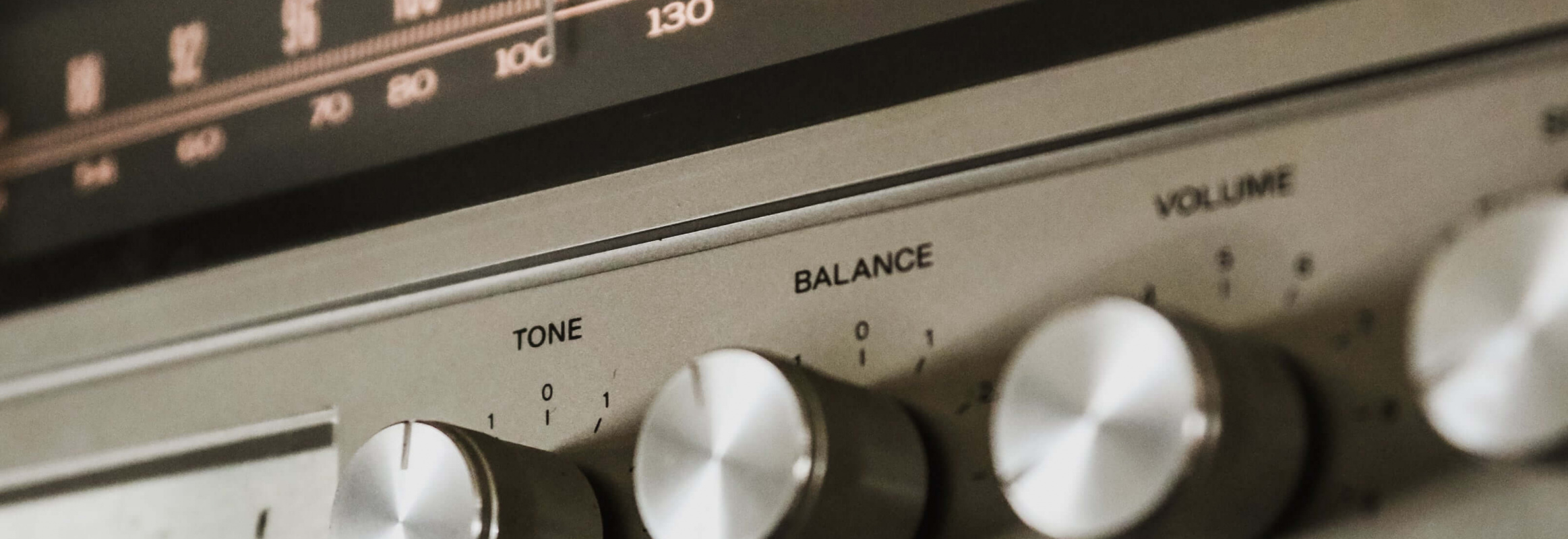 Antique Stereo Tuner (1)